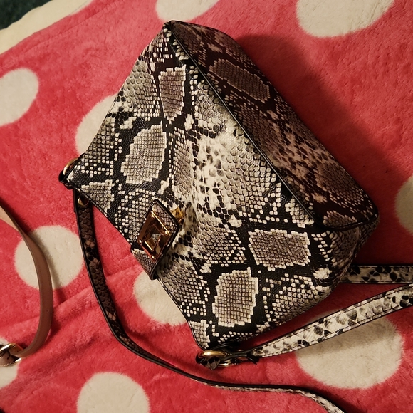 Purse - Picture 1 of 6